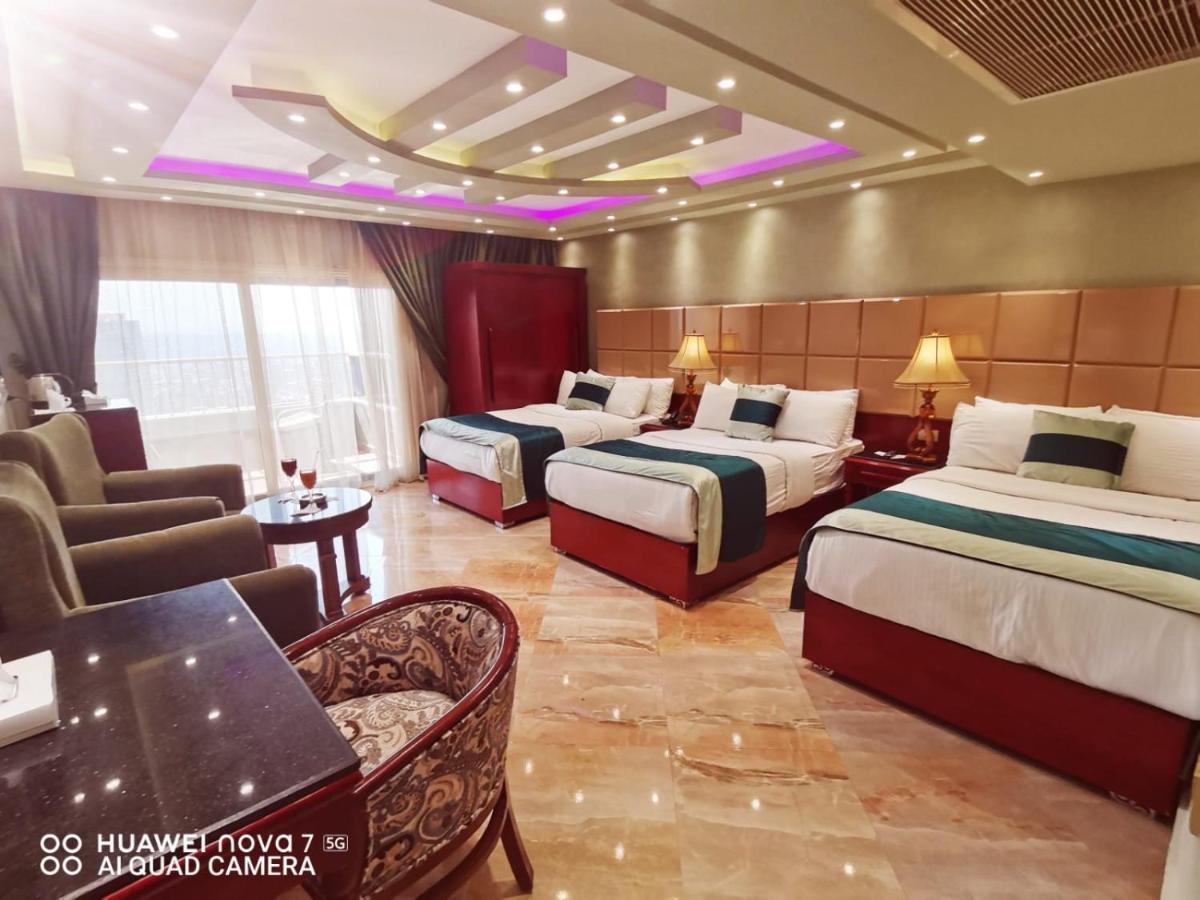 Pyramids Nile Tower Hotel Kairó Kültér fotó
