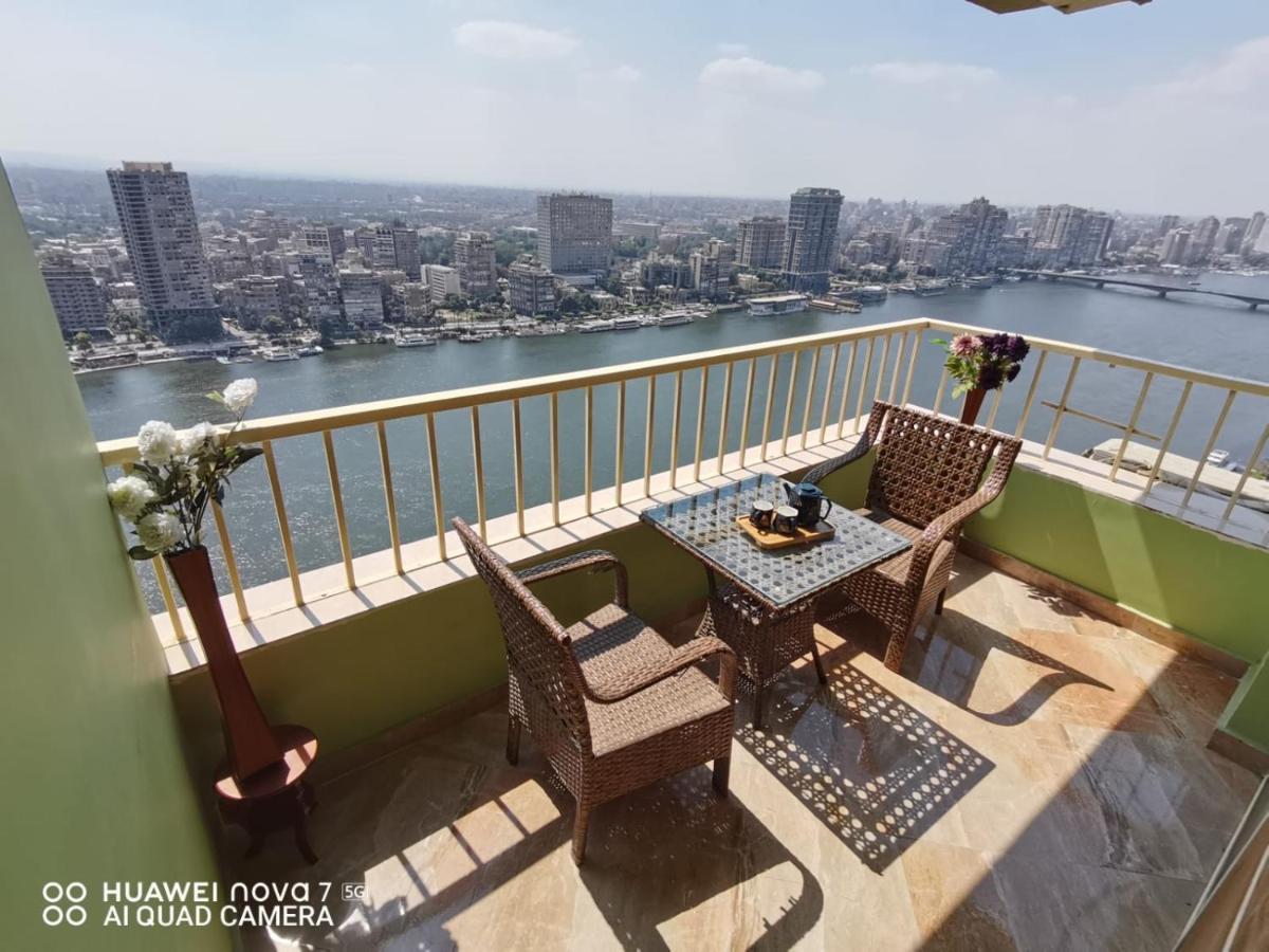 Pyramids Nile Tower Hotel Kairó Kültér fotó