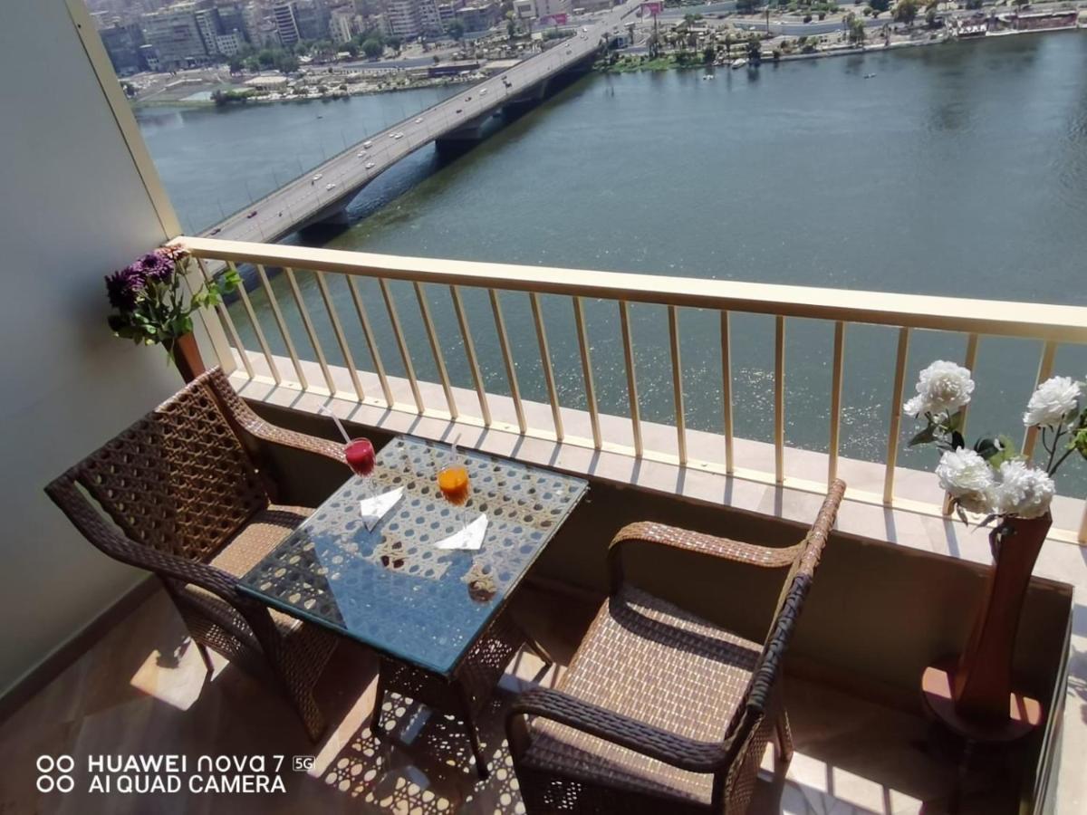 Pyramids Nile Tower Hotel Kairó Kültér fotó