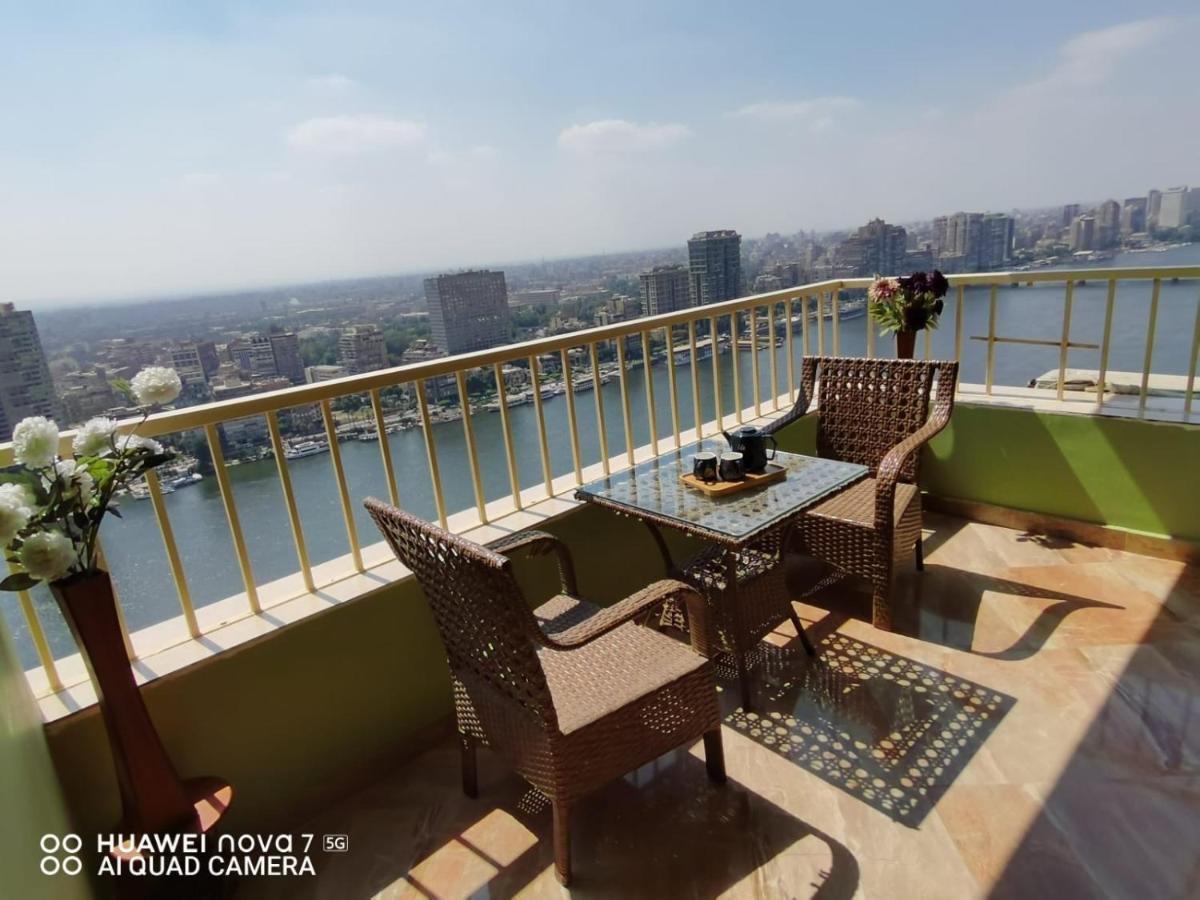 Pyramids Nile Tower Hotel Kairó Kültér fotó